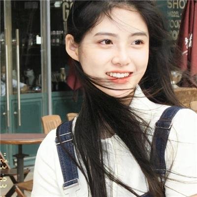 森中有林 海报